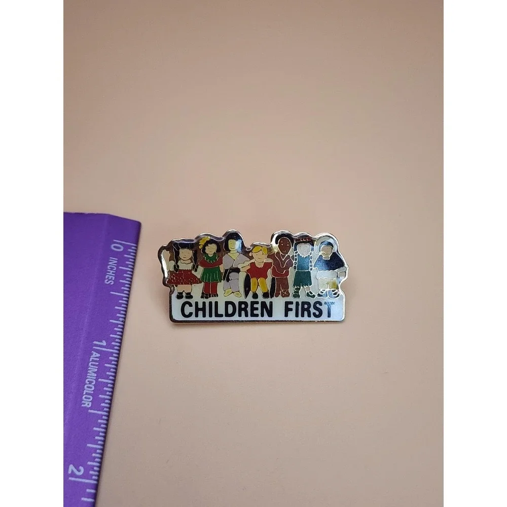 40 Yr Old 'Children First' Multi Ethnic Enamel Lapel Hat Pin Tie Tack Brooch Pin